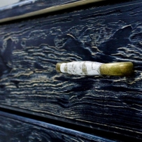 Деревянная кровать